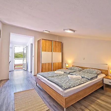 Prázdninový dům House With A Parking Space Kampor, Rab - 16357 *