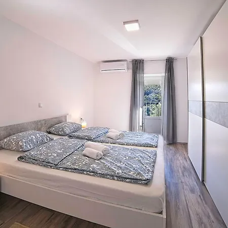 Prázdninový dům House With A Parking Space Kampor, Rab - 16357