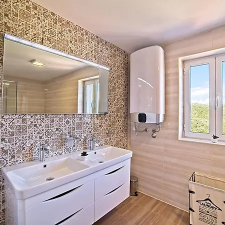 Prázdninový dům House With A Parking Space Kampor, Rab - 16357 *